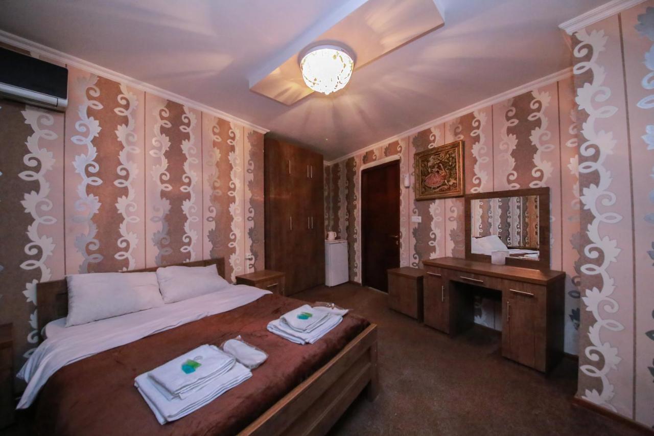 Royal Hotel Tbilisi ภายนอก รูปภาพ